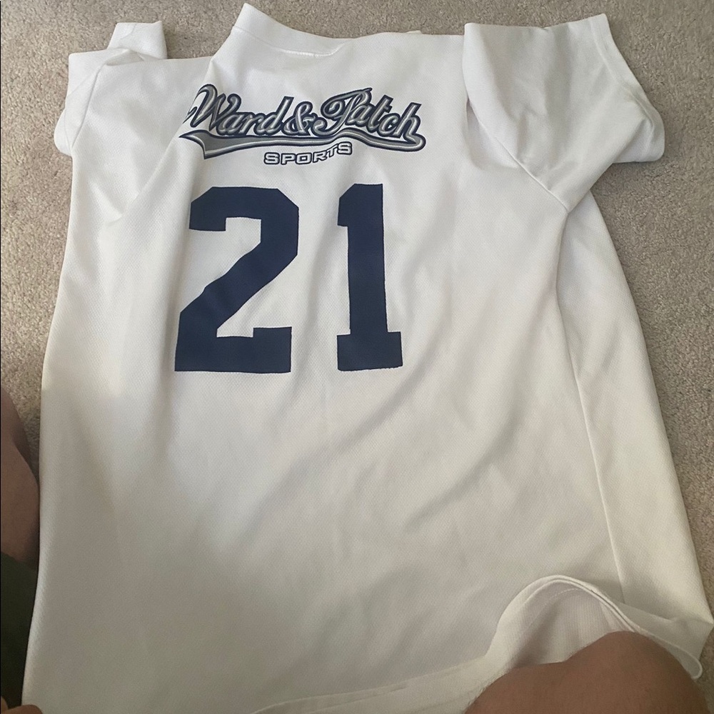 Men xl t shirt in great condition
